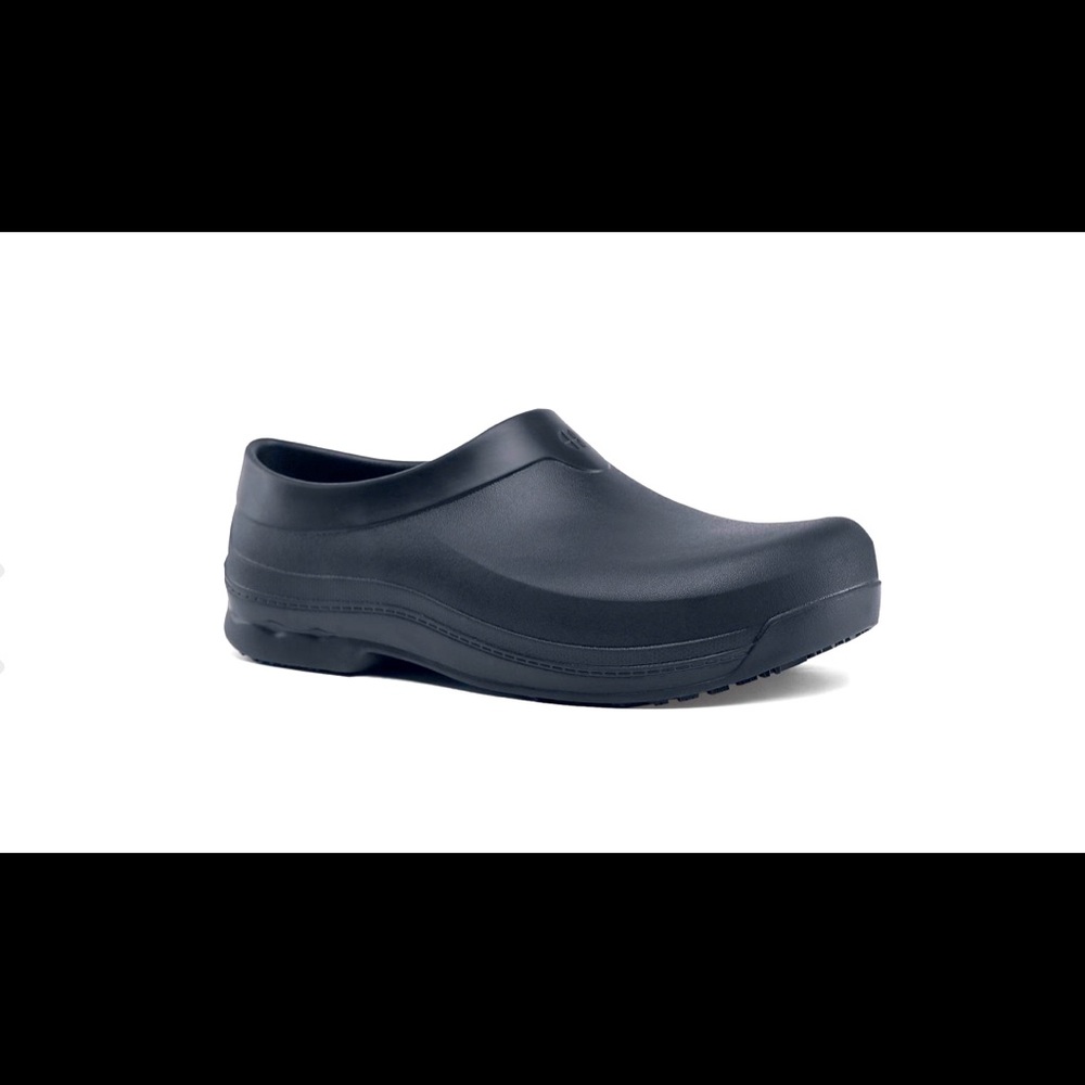 Slip Resistant: Superior SFC
Water-resistant: